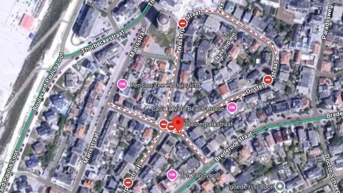Residents of Parkbuurt (Dutch beach town of #Zandvoort🇳🇱), banding together to digitally “close” their streets on navigation apps during busy weekends—reporting fake roadblocks🚧 to steer day-trippers🚗 away. 

Guerrilla‑tactics or justified defense?