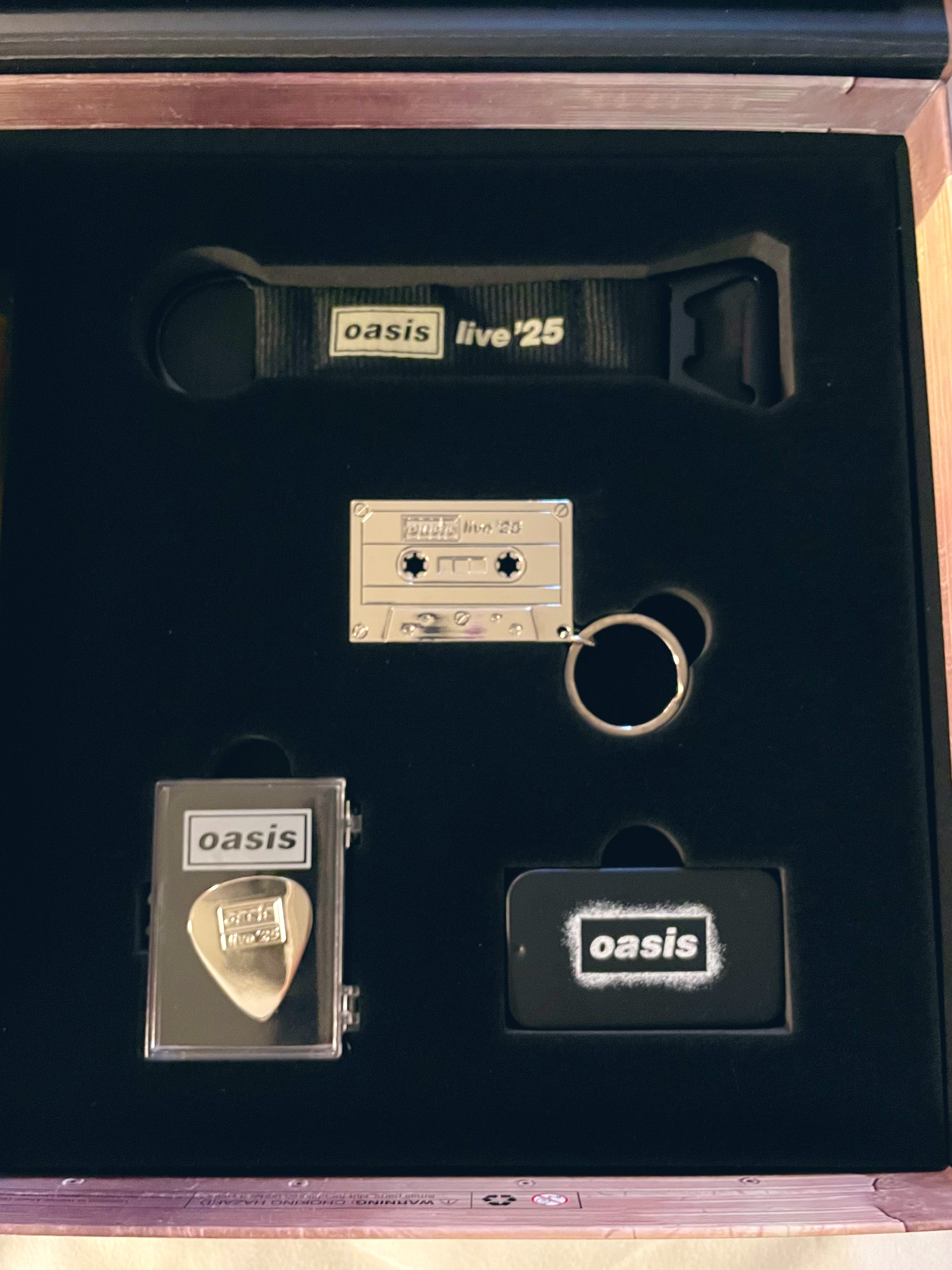 oasis UKツアー マンチェスターヒートンパーク VIPグッズ oasis UKツアー マンチェスターヒートンパーク VIPグッズ VIP
