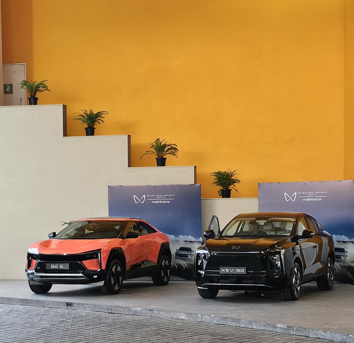 ferrarirules86's tweet image. Recently I got to visit Mahindra Research Valley and Mahindra SUV Proving Track. Mahindra conducted the visit in collaboration with @TeamBHPforum. The aim was give BHPians a behind the scenes on how Mahindra🔋EVs are developed. So here is a detailed thread🧵on the visit.…