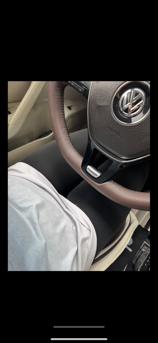 女款贞操锁加上鲨鱼裤 是不是很配呢 以前喜欢丝袜 现在特别喜欢鲨鱼裤了 这样锁了贞操锁 是一点也摸不到 哪怕手指伸都伸不进去也碰不到 找主人一起玩 有没有喜欢我的 胖cd 不喜勿喷 谢谢