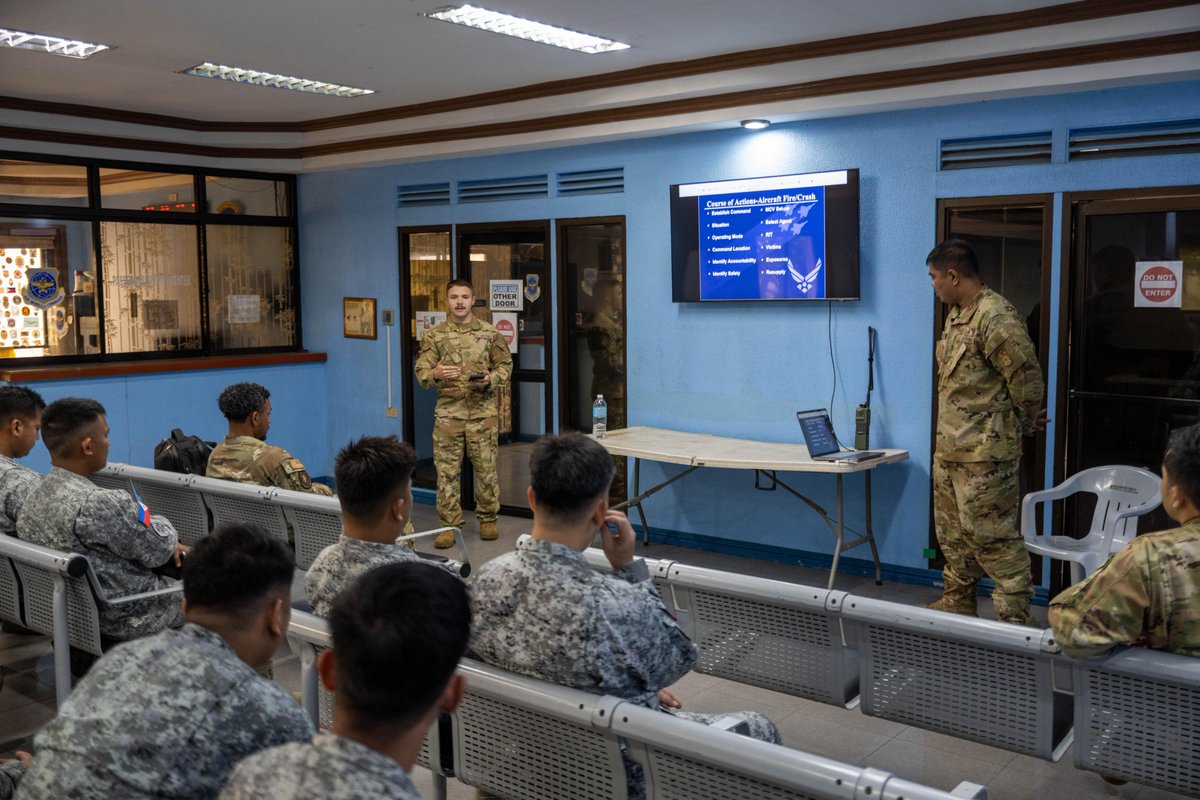 PACAF's tweet image. 🔥Forged in fire, strengthened through partnership🔥
USAF firefighters trained with Philippine Air Force airmen during Cope Thunder 25-2 to exchange lifesaving skills and strengthen bilateral emergency response capabilities. #CopeThunder25 #Philippines #PeacethroughStrength