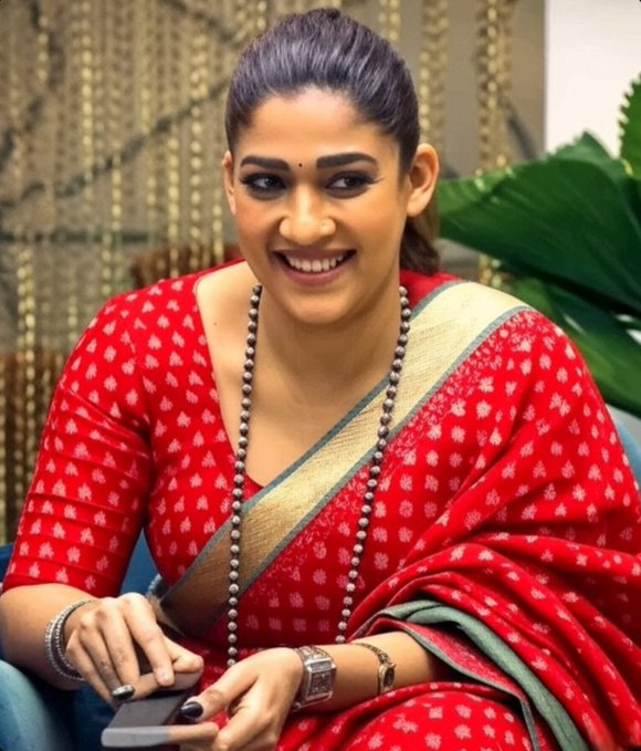 Drop your last saved actress picture 

#Nayanthara ❤️