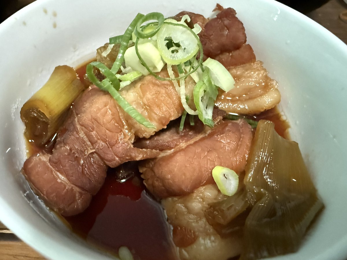hagask02's tweet photo. 角煮、味とコストが割に合わない
てか、1人のくせに鍋がデカすぎて蜂蜜1本持ってかれた https://t.co/cidKTo6EEr