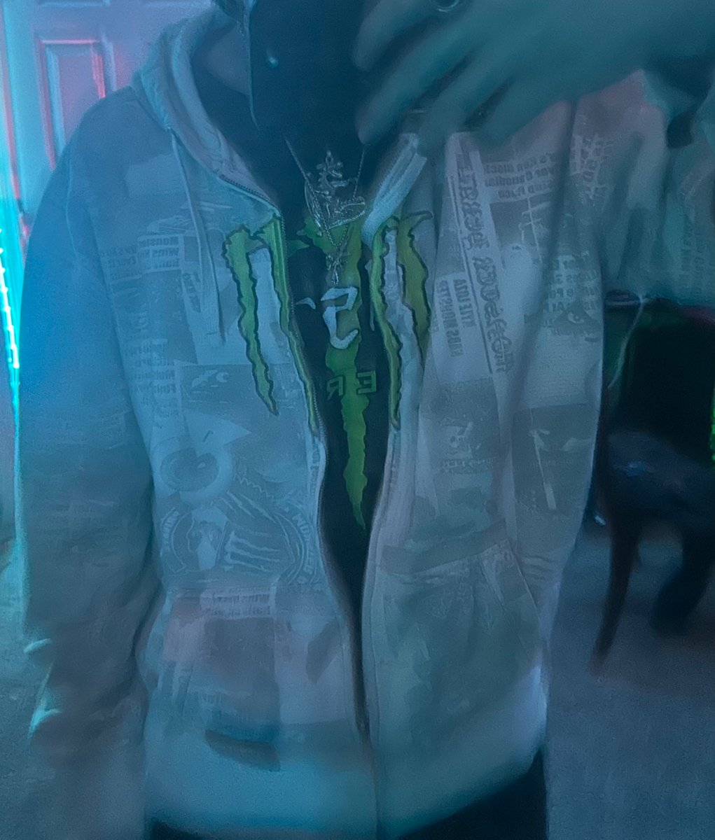 CHVBB5_'s tweet image. I feel like a monster…