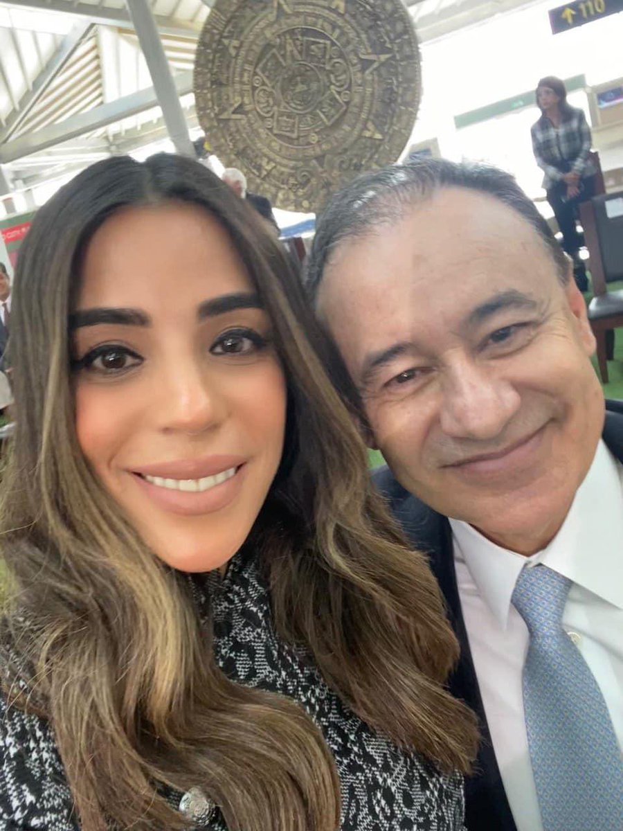 jorgegogdl's tweet image. La diputada "Dato protegido" @DianaKarinaBa y @AlfonsoDurazo le dieron contratos millonarios por 6 millones de pesos para obras, a una enfermera que según el gobierno nomás gana 6 mil pesos, ella la contrató para su campaña y lo declaró ante el INE
Hilo con el chisme...🧵