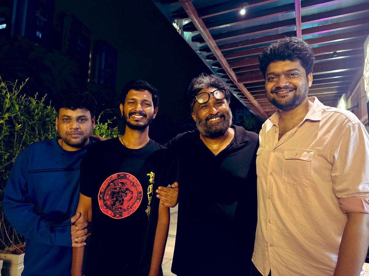 iamarunviswa's tweet image. Special moment with my dear #RamSir!
@ ParanthuPo celebration❤️
@mynameisraahul @sri_sriganesh89
#ParanthuPo