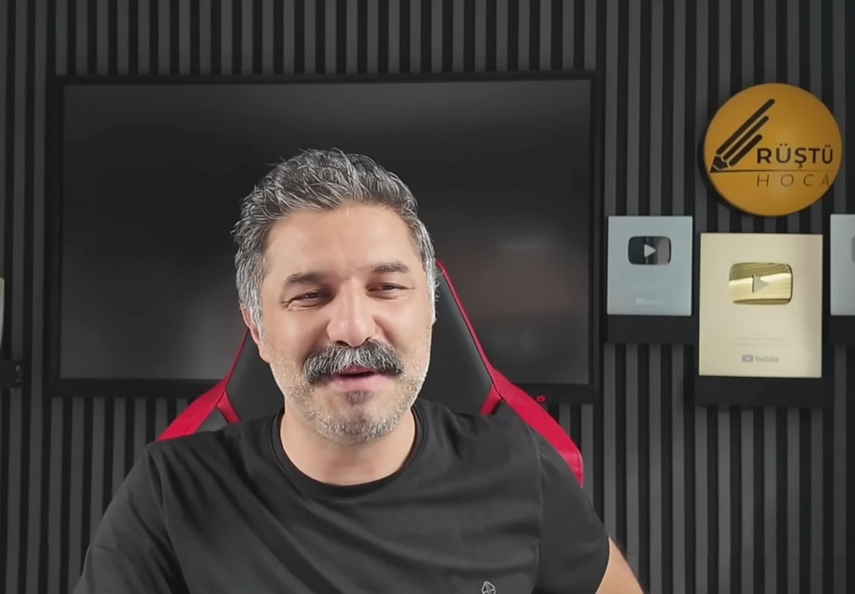 Şu adam kadar boş biri yok klasik soru tiplerini anlatıp soru tutturdum diye geziyor ayt sonrası bir yayın açtı 2 soruyu yapamadı amk bir ea olarak asla izlemeyin zaman kaybı