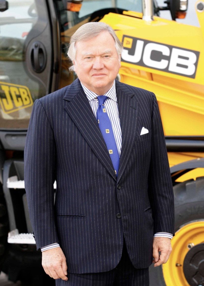 Tush27J's tweet photo. Apparently, HMRC doesn't know how many billionaires pay tax in the UK.

How convenient.

A little help for HMRC as they struggle to count those billionaires.

No.1 Lord Bamford. May owe up to £500,000,000 in taxes.

#BBCBreakfast #GMB #HMRC #Taxes https://t.co/B8YGdD7yGa