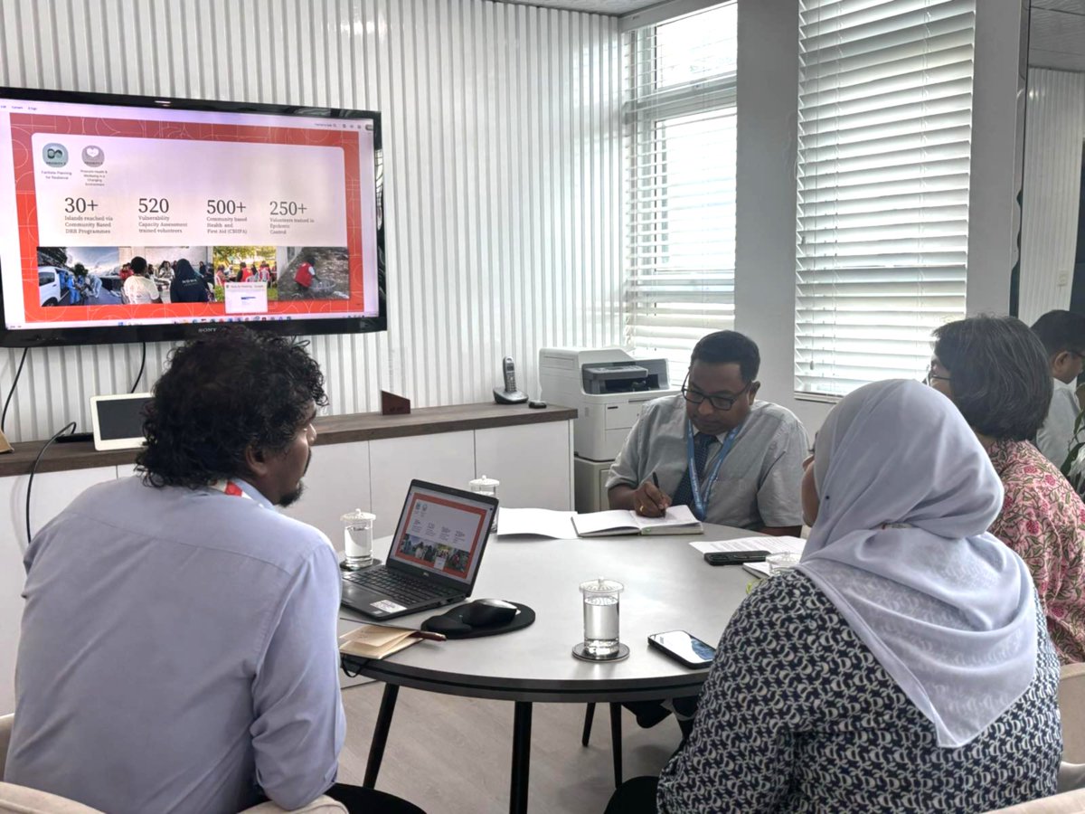 Maldivian Red Crescent (@maldivianrc) on Twitter photo MRC SG <a href="/HimyaFathimath/">Fathimath Himya</a> met with WHO Representative to the Maldives, Ms Payden, discussing future collaborations and the strengthening of partnerships to reach the most vulnerable and build community resilience. MRC SG <a href="/HimyaFathimath/">Fathimath Himya</a> met with WHO Representative to the Maldives, Ms Payden, discussing future collaborations and the strengthening of partnerships to reach the most vulnerable and build community resilience.