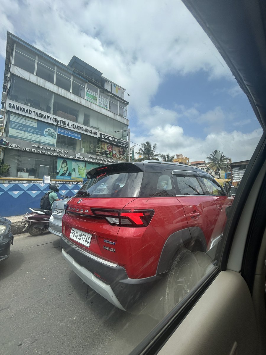 chandlerpeeing's tweet image. I tell people my hobby is attending jamming, the traffic jams.