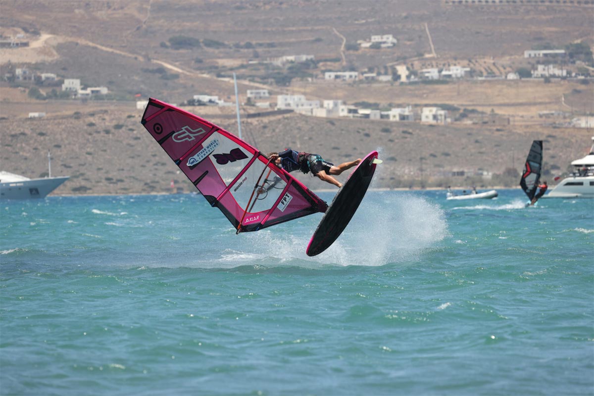 WJTweets's tweet photo. 🇫🇷 Une épreuve de haut vol à Paros

Plus d’infos sur https://t.co/CzckfM7zYj 👉 https://t.co/qBe8n9zWHA
- - -
🇬🇧 A high-flying event in Paros

More on https://t.co/CzckfM7zYj 👉 https://t.co/fBThENW7iu

#FreestyleProTour #FPT #Paros #LennartNeubauer #Windsurfjournal https://t.co/WNtvBKCpmV