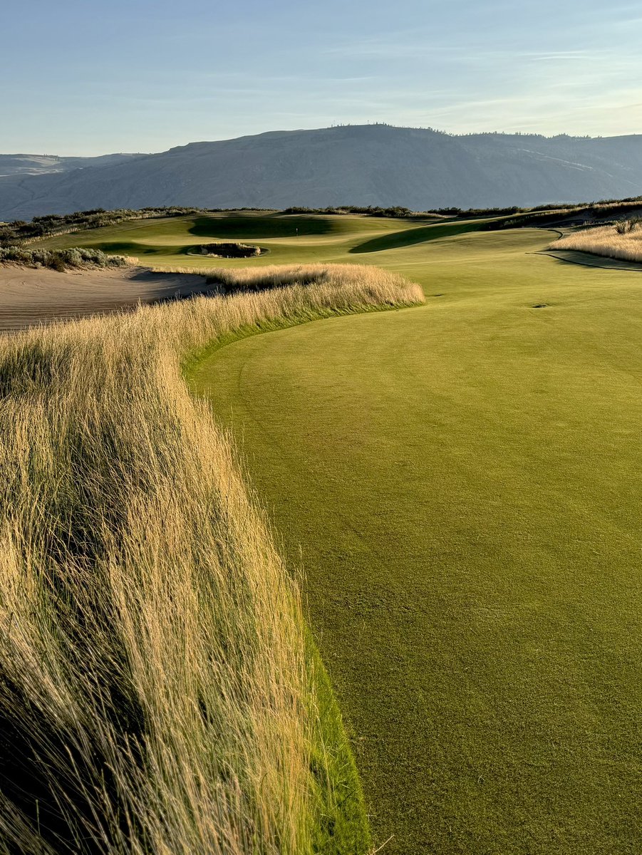 GambleSands's tweet image. Those curves.
No. 16 @GambleSands
Designed by @DavidMcLayKidd 
[ photo @golfgetaways ]
July 15, 2025