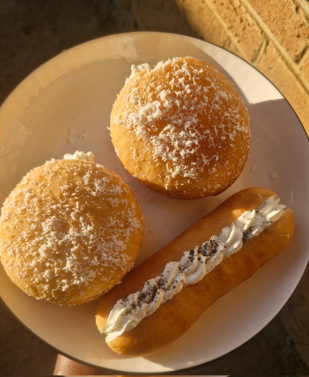 Fresh doughnuts 🍩 kindly dm to order 0779743451