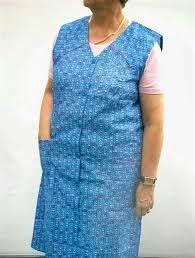 Si le cortas las mangas a una camisa de modernito, tienes una bata de abuela.