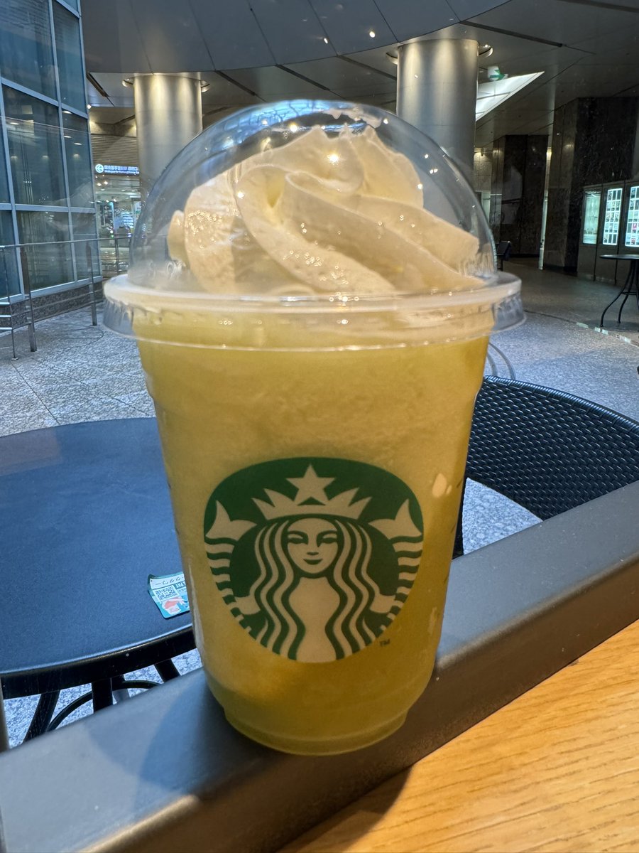 ymhr_kgr's tweet photo. めっちゃ久しぶりのフラペチーノ https://t.co/sljKEgvyMM