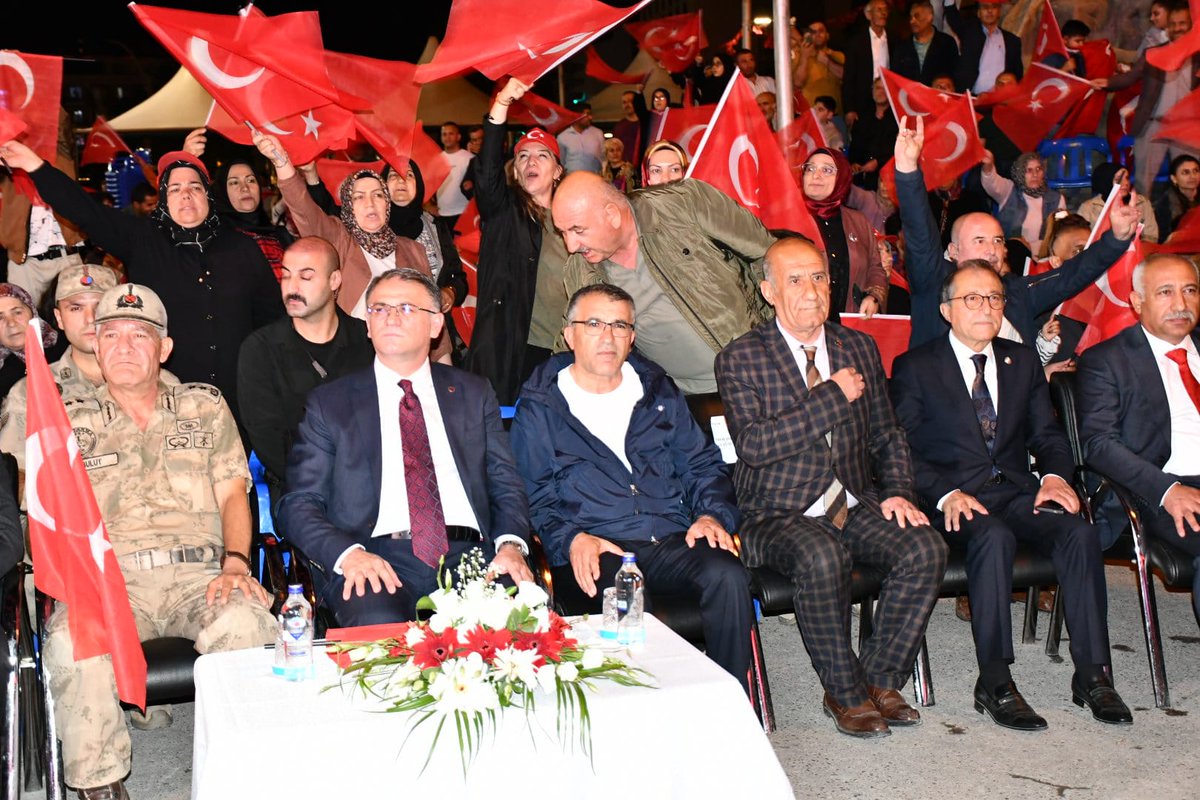 VANOSB (@osbvan) on Twitter photo 15 TEMMUZ DEMOKRASİ VE MİLLİ BİRLİK GÜNÜ DOLAYISIYLA İSKELE EMNİYET KAVŞAĞINDAN VALİLİK ÖNÜNE KADAR DEMOKRASİ YÜRÜYÜŞÜ GERÇEKLEŞTİRİLDİ.
BEŞYOL MEYDANINDA DÜZENLENEN ETKİNLİKLERE YÖNETİM KURULU BAŞKANIMIZ SN:MEMET ASLAN KATILIM SAĞLADI.
<a href="/tcvanvaliligi/">T.C. Van Valiliği 🇹🇷</a>
<a href="/valiozanbalci75/">Ozan Balcı</a> 15 TEMMUZ DEMOKRASİ VE MİLLİ BİRLİK GÜNÜ DOLAYISIYLA İSKELE EMNİYET KAVŞAĞINDAN VALİLİK ÖNÜNE KADAR DEMOKRASİ YÜRÜYÜŞÜ GERÇEKLEŞTİRİLDİ.
BEŞYOL MEYDANINDA DÜZENLENEN ETKİNLİKLERE YÖNETİM KURULU BAŞKANIMIZ SN:MEMET ASLAN KATILIM SAĞLADI.
<a href="/tcvanvaliligi/">T.C. Van Valiliği 🇹🇷</a>
<a href="/valiozanbalci75/">Ozan Balcı</a>
