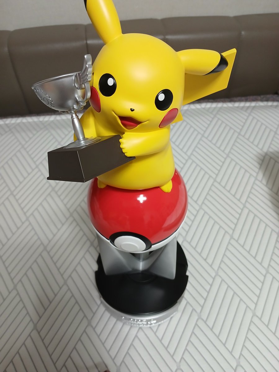 #PokemonUnite #ポケモンユナイト
I want sell this trophy 13,000$ and 1,900,000¥, 18,000,000₩ 
I want a quick sale for my mother's cancer treatment costs.
You can also change the price through a conversation.