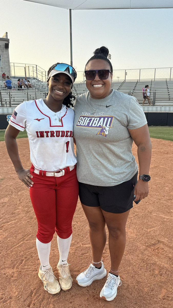 Leilah Green 2027 (@lg3_2027) on Twitter photo I had an amazing time at the <a href="/pvamusoftball/">PVAMU Softball</a> <a href="/TXSO_Softball/">TSU Lady Tigers Softball</a> <a href="/frank_softball/">Frank Phillips Softball</a> <a href="/TCSteersSB/">Texas College Softball</a> Prospect Camp. Thanks Coach Lane, <a href="/Juliabilbao4/">Jules ๐</a>, Coach Castillo, and <a href="/CoachBiancaG/">Coach Bianca Gonzales</a> for hosting a great camp. Grateful for the experience and excited to keep working #EarnedNotGiven I had an amazing time at the <a href="/pvamusoftball/">PVAMU Softball</a> <a href="/TXSO_Softball/">TSU Lady Tigers Softball</a> <a href="/frank_softball/">Frank Phillips Softball</a> <a href="/TCSteersSB/">Texas College Softball</a> Prospect Camp. Thanks Coach Lane, <a href="/Juliabilbao4/">Jules ๐</a>, Coach Castillo, and <a href="/CoachBiancaG/">Coach Bianca Gonzales</a> for hosting a great camp. Grateful for the experience and excited to keep working #EarnedNotGiven