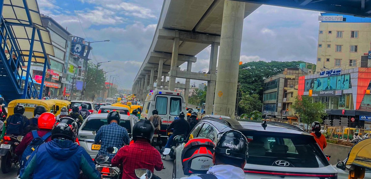 subratpadhi007's tweet image. Bengaluru’s ORR is a joke - a cruel one. 2+ hours to cross a few kms. No vision, no guts to fix it. Implement an ODD-EVEN rule or admit you’ve failed. Stop treating citizens like garbage stuck in traffic. We’re fed up. 
@blrcitytraffic @DKShivakumar @CMofKarnataka