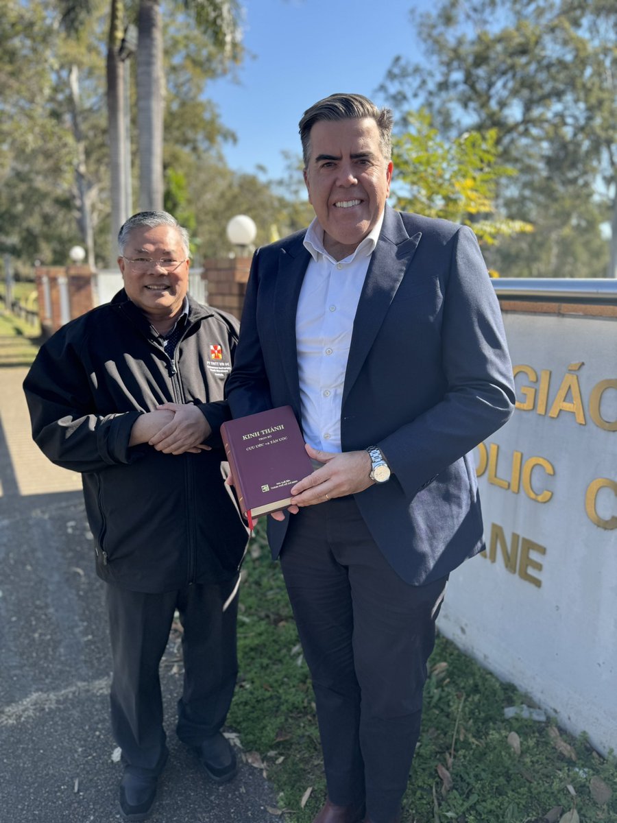 MiltonDickMP's tweet image. Honoured to receive a copy the Vietnamese Bible from my friend Father Joseph Vu from Brisbane’s Vietnamese Catholic Community.
I’ll proudly be using this Bible when I’m sworn in as a Member of the 48th Parliament next week.