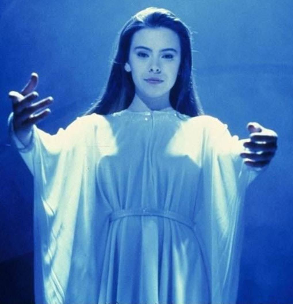 comicbookaddt's tweet image. She descended from the cosmos to drain our very essence! 🌌 Mathilda May's iconic and chilling portrayal of the Space Girl in Tobe Hooper's mind-bending #Lifeforce (1985) remains a true sci-fi horror gem.

Who else was absolutely captivated by this wild ride of a film? 

Let us