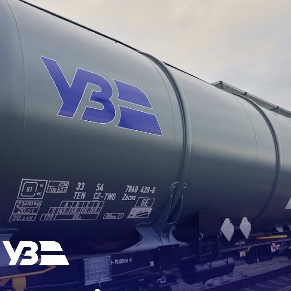 🚆 Депутати хочуть перерозподілити 8 млрд грн з бюджету Києва на потреби «Укрзалізниці». Віталій Кличко проти: це гроші на армію, медицину та соцпідтримку.

УЗ збиткова через небажання уряду підвищувати тарифи на вантажні перевезення, які є ключовим джерелом її доходу.

📝