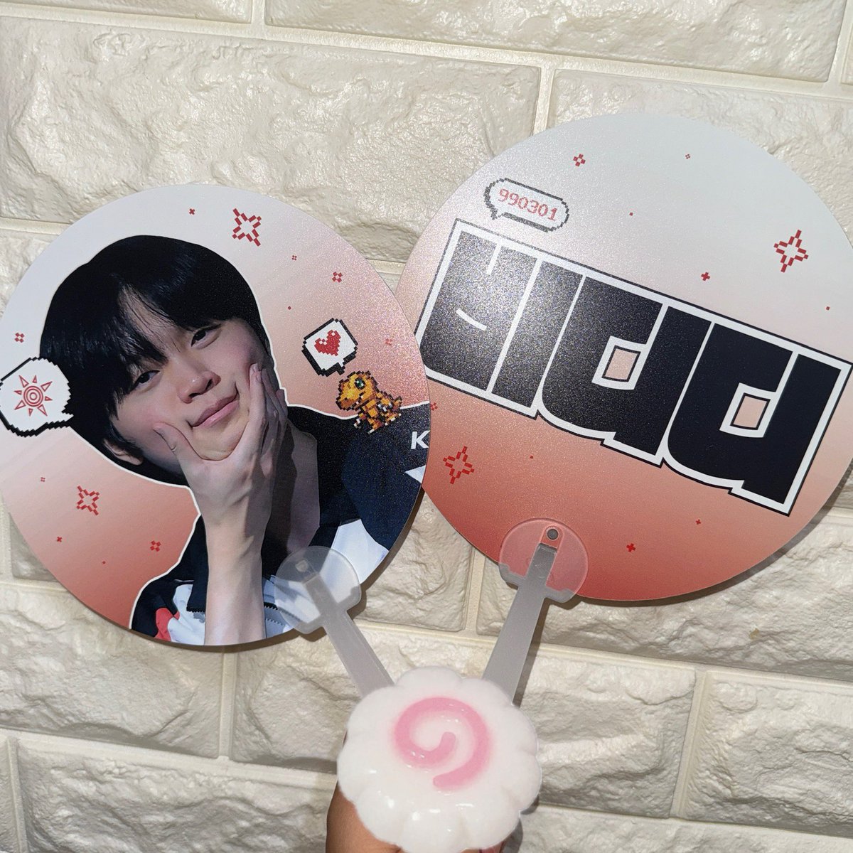 𝓒𝓱𝓮𝓮𝓻𝓲𝓷𝓰 𝓯𝓸𝓻 𝓑𝓭𝓭

📌LCK 3R~5R 상시 나눔

✔️kt멤버십 or kt유니폼 확인 후 나눔
✔️1인 1개 (대리수령 및 중복수령 불가능)
✔️장소 : 롤파크 빌지워터 (정확한 장소 당일 타래 트윗으로 공지)
✔️시간 : 당일 공지
✔️수량 : 매번 상이 / 선착순나눔

도안 도움주신 <a href="/bob_dodok/">🍙</a> 늘