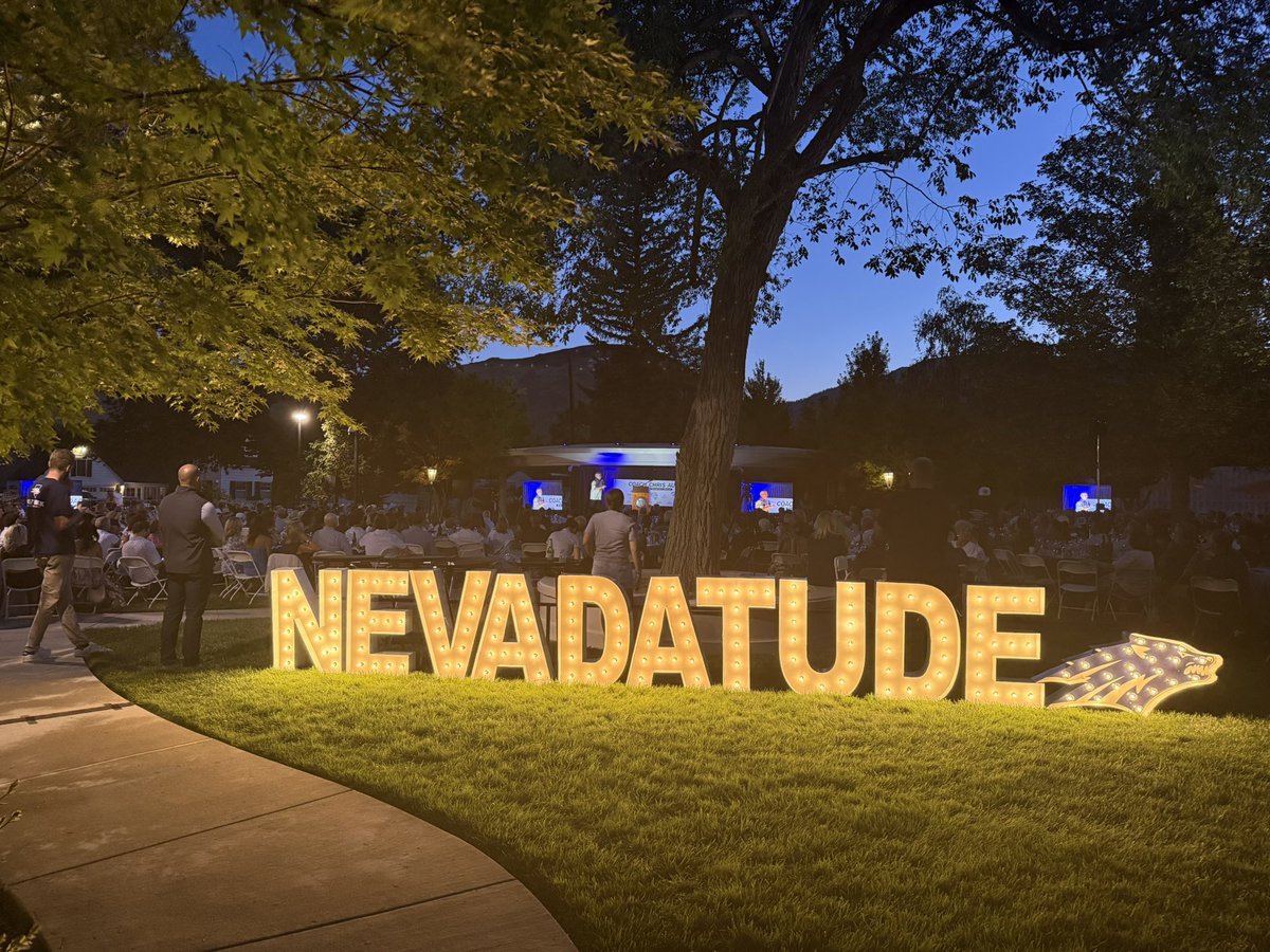 ZConine's tweet image. Congratulations to @unevadareno @NevadaWolfPack on a successful 56th Annual Governor’s Dinner! Great to be back at my 5th dinner and to see @Pres_Sandoval @VoteAlexisHill and so many other friends.