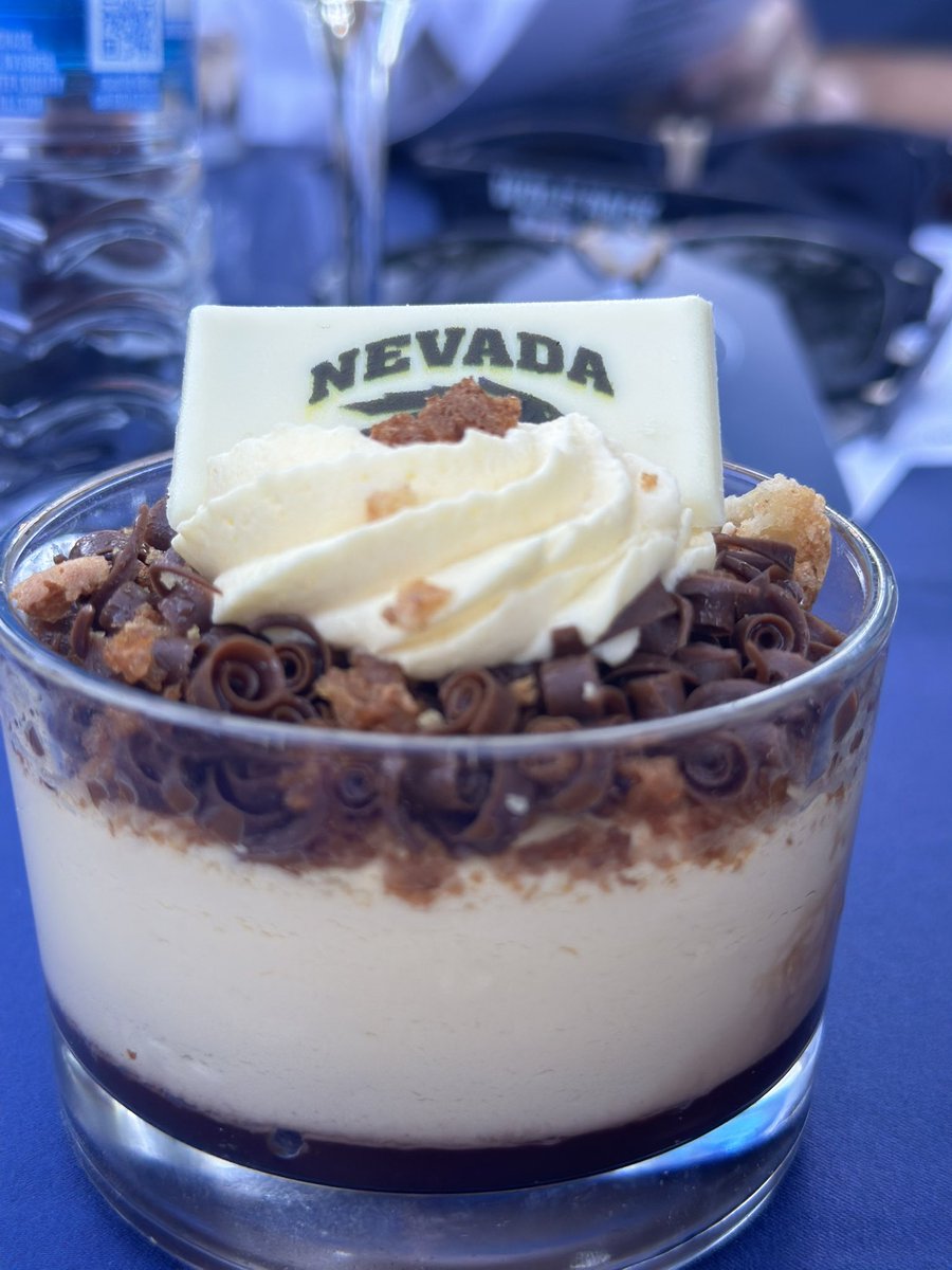 ZConine's tweet image. Congratulations to @unevadareno @NevadaWolfPack on a successful 56th Annual Governor’s Dinner! Great to be back at my 5th dinner and to see @Pres_Sandoval @VoteAlexisHill and so many other friends.