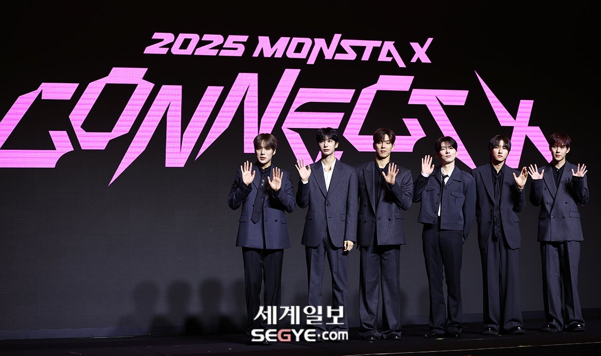 MonstaXVotingSQ's tweet photo. [#MONSTAX UPDATES ]

@OfficialMONSTAX are at a press conference celebrating 10th debut anniversary of the group . It was held today at the Conrad Hotel in Seoul. 

By the way #MONSTA_X is coming back on September. Start arranging your money and voting apps Monbebe ☺️ 

#몬스타엑스 #MONSTAX #MONSTA_X @OfficialMonstaX @Official_MX_jp