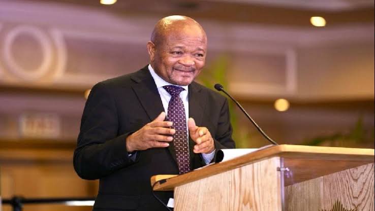 Public Protector Advocate Kholeka Gcaleka, who once worked as a special advisor to Senzo Mchunu when he was Public Service and Administration Minister, is now set to investigate him.
