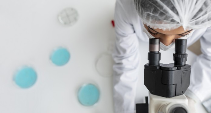 Descubre cómo la IA está transformando la medicina: desde diagnósticos más precisos hasta la personalización del tratamiento. ¿Tú qué opinas sobre estos avances?🚀
#IAenSalud  #SaludDigital #InteligenciaArtificial
👉gebrohealthtalks.gebro.es/blog/post/inte…