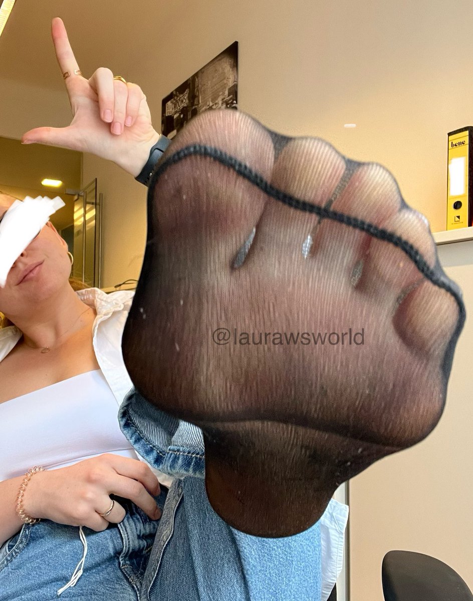 Jeder Cent ist ein stilles "Danke, Göttin".
Und wenn du brav bist? Nenn ich dich Loser und mein Eigentum. Vielleicht. Jetzt los - zeig mir, wie sehr du gefallen willst... mit Zahlen, nicht Worten.🫰🏼💸