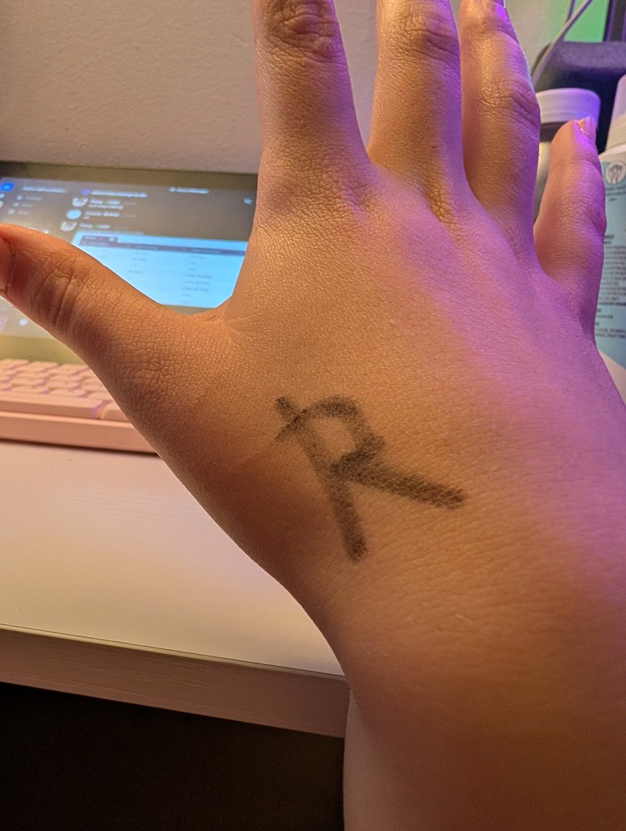 Pwepplle's tweet image. was driving with an instructor today and i kept messing up left and right and she grabbed my hand and wrote on it while i was still driving