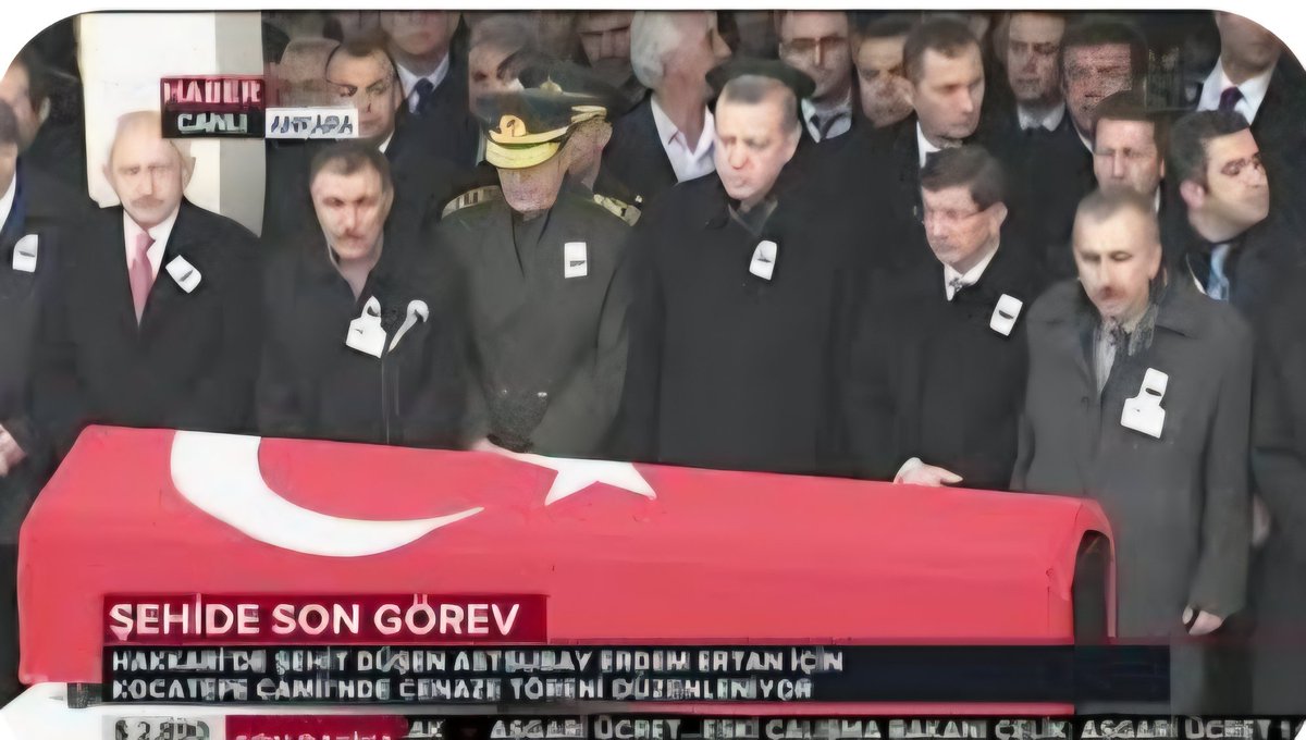 Savaş, operasyon, çatışmalar oralarda var kabul edilip sonrasında yok sayılmak istemiyoruz.!
Vatan için can verdiğimizde siyah gözlükler arkasından dakikalık geçici 
anmalar istemiyoruz.!
Görev zorluğumuzdan doğan kalıcı, gerçek bir deger, 
Her daim onurlu bir yaşam istiyoruz..!