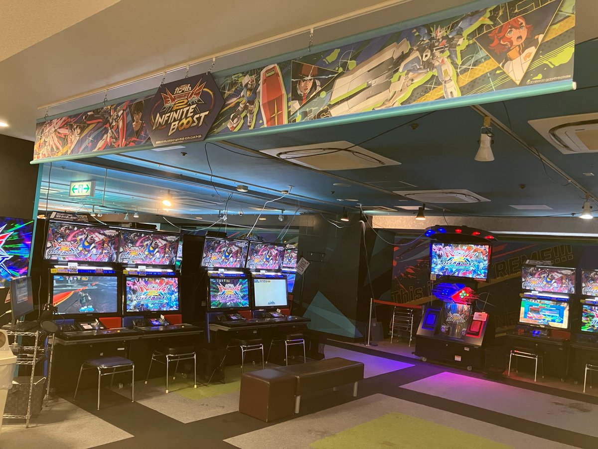 機動戦士ガンダムEXVS.」推しのナムコ8店舗の内装が #イニブ 仕様に