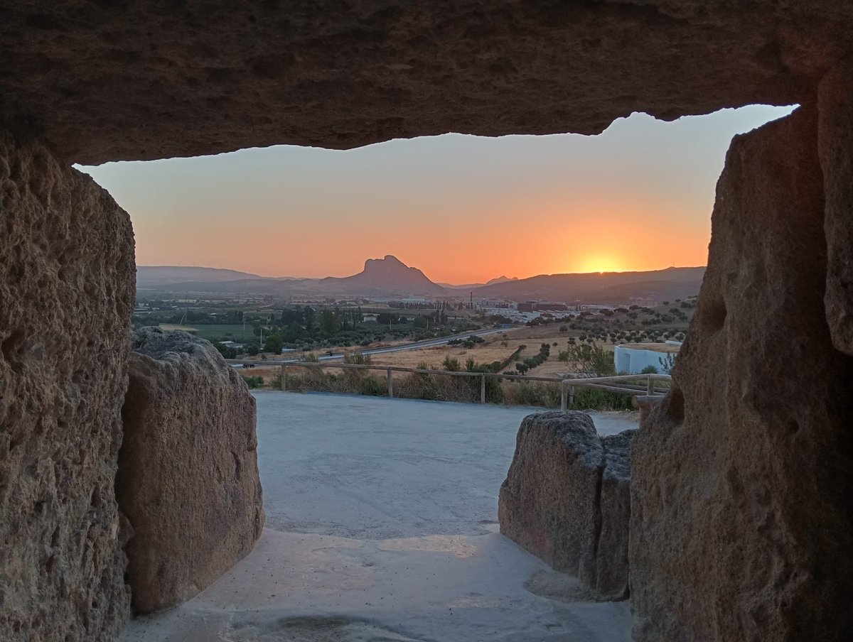CA_DOLMENESATQ's tweet image. Buenos días desde Menga 🌄
¡Qué salga el sol por Antequera!
#FelizMiércoles #DespiertaConArte @CulturaAND 🕖 07:24 horas