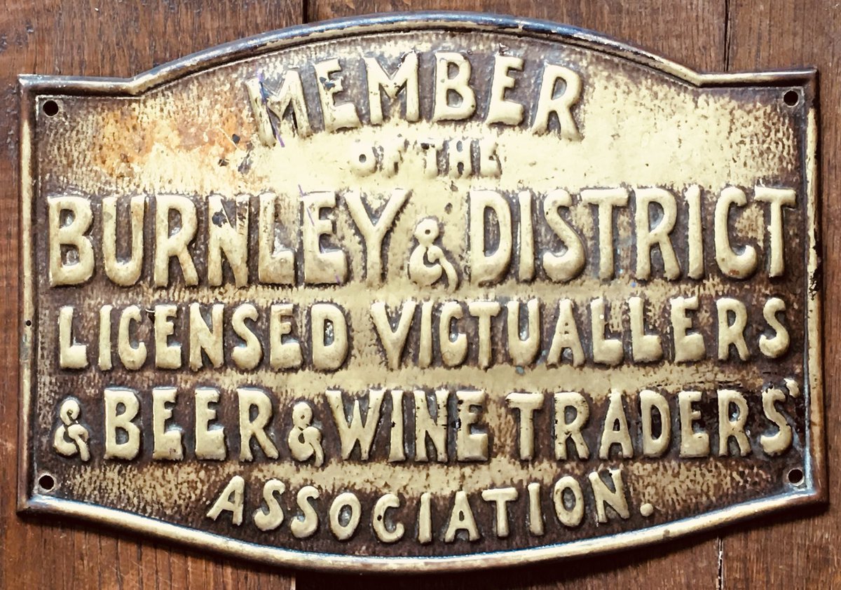 Pub history: these plaques used to be displayed on all  pub doors in time gone by. Does anyone remember seeing them? 🤔