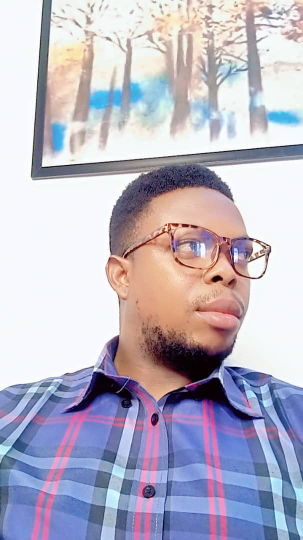 You won’t always feel it.
Show up anyway.

Growth rewards consistency, not mood.

#FaithAndWork #BosunOmojola #LeadershipInRealLife #PMBFuneral