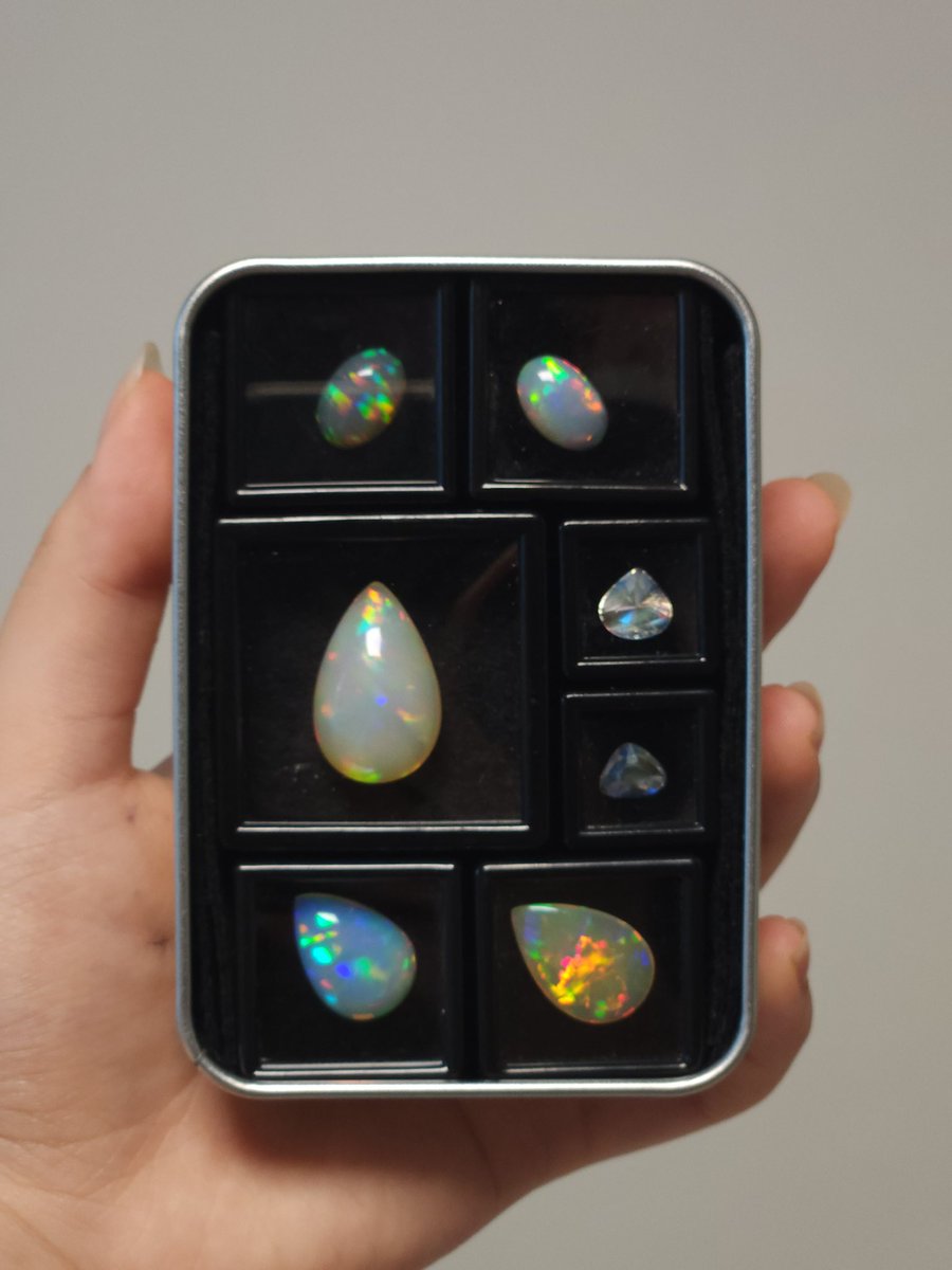 #이벤트
#RT + #Follow 추첨 한 분께 보파틴 보내드려요!

<보파틴 구성>
틴케이스+솜케(흰색 또는 검정색 선택 가능)+내장재
(DIY 키트 아니고 제작해서 보내드려요)

<구매 방법>
색상과 수량 멘션으로 남겨주시면 순차적으로 찾아갑니다

<가격>
1만 5천원(이번주만 반택포!)