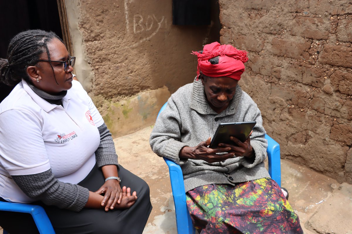 ICRC_Africa's tweet image. After losing her husband and two sons to conflict in eastern DRC, 74-year-old Veronica fled to #Malawi.
Through our Trace the Face platform, working alongside @MalawiRedCross, she was able to reconnect with relatives and ease the pain of separation.
➡️ ms.spr.ly/6018ShFnj