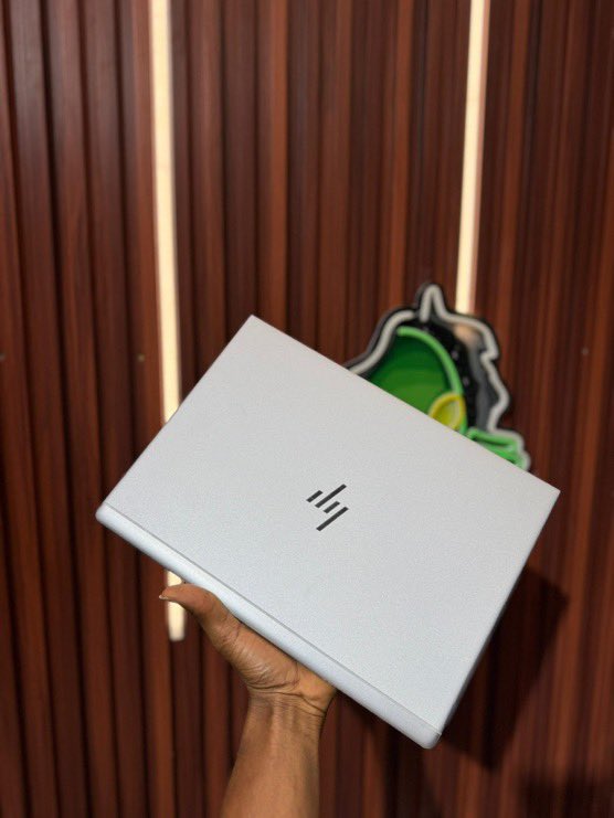 *HP ELITEBOOK 830 G7*
Touch screen
Intel core i5 10th gen vpro base speed 1.7ghz to 2.4ghz max turbo frequency
•14 inches
•16 GB DDR4 Ram
•256GB SSD
•Graphics: intel UHD 620(8GB)
•USB Type C
•FHD display
•keyboard💡
•FACE ID/Fingerprint
•Charger🔌

Gh: 4.5k
☎️0241636577