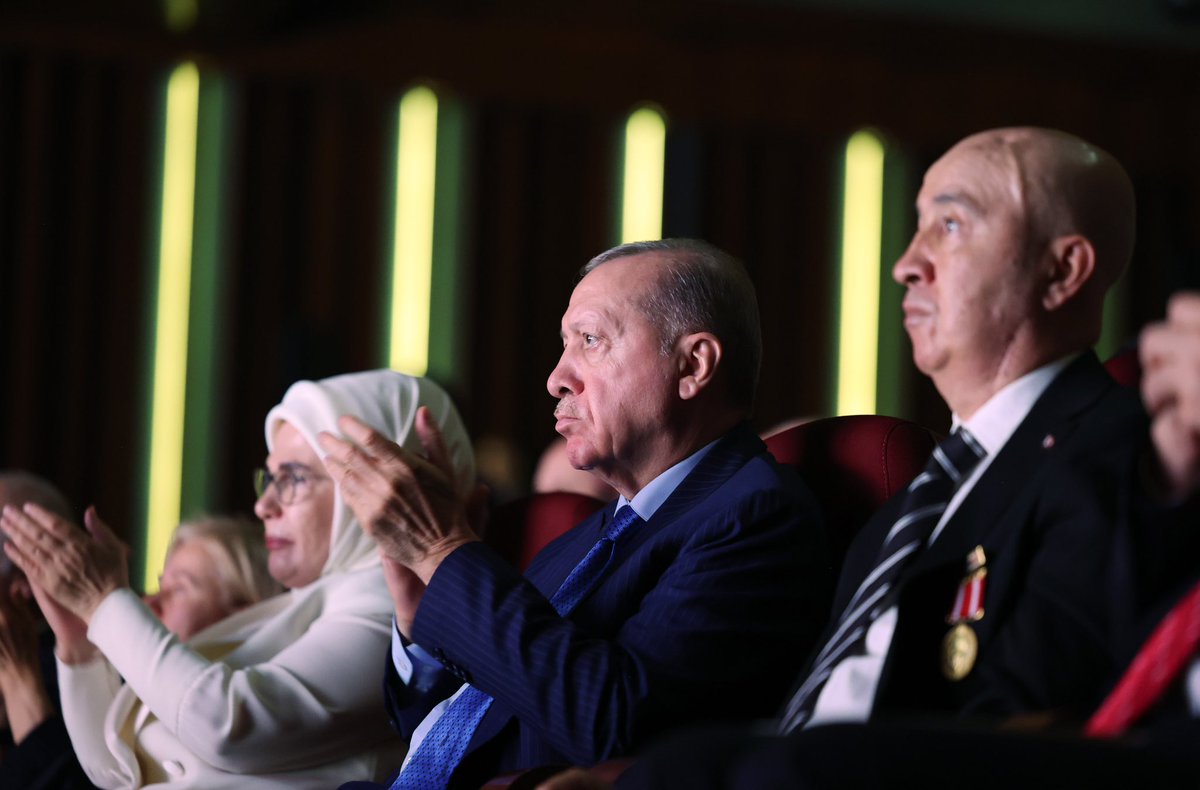trpresidency's tweet image. President Erdoğan attends premiere of “The Longest Night” tccb.gov.tr/en/news/542/16…