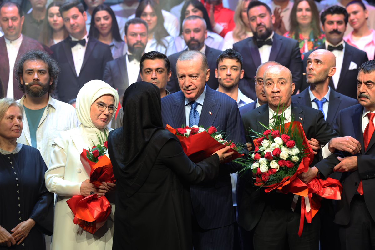 trpresidency's tweet image. President Erdoğan attends premiere of “The Longest Night” tccb.gov.tr/en/news/542/16…