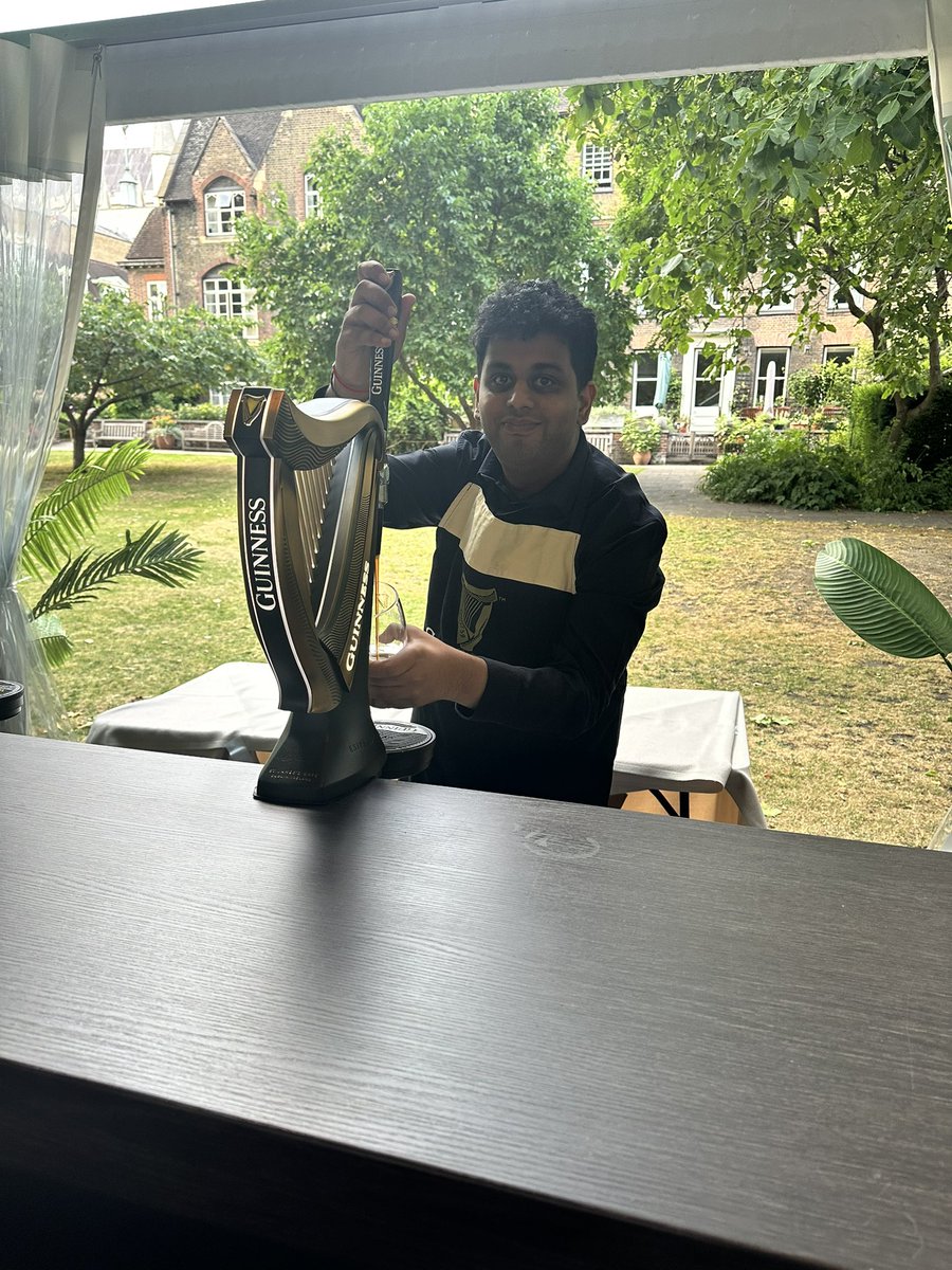 springboardCEO's tweet image. Springboard trainees put their bar skills into action at last night’s @DiageoGB Tanqueray summer party, serving up cocktails to MPs, cabinet ministers, press and the Westminster who’s who. A brilliant opportunity to shine.