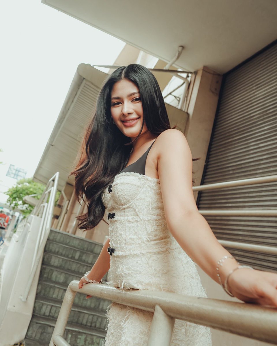 Sparkle_GMA's tweet photo. Atake at soafer gandang visuals naman ‘to, AZ! 😍

AZ Martinez surely had fun during her #ItsShowtime (@itsShowtimeNa) guesting today! 💫

#AZMartinez https://t.co/il4KBgHADp