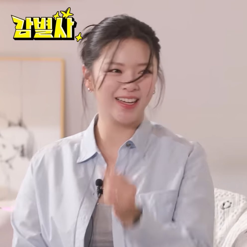 whoever’s been doing this kind of hairstyle on her…. please don’t stop