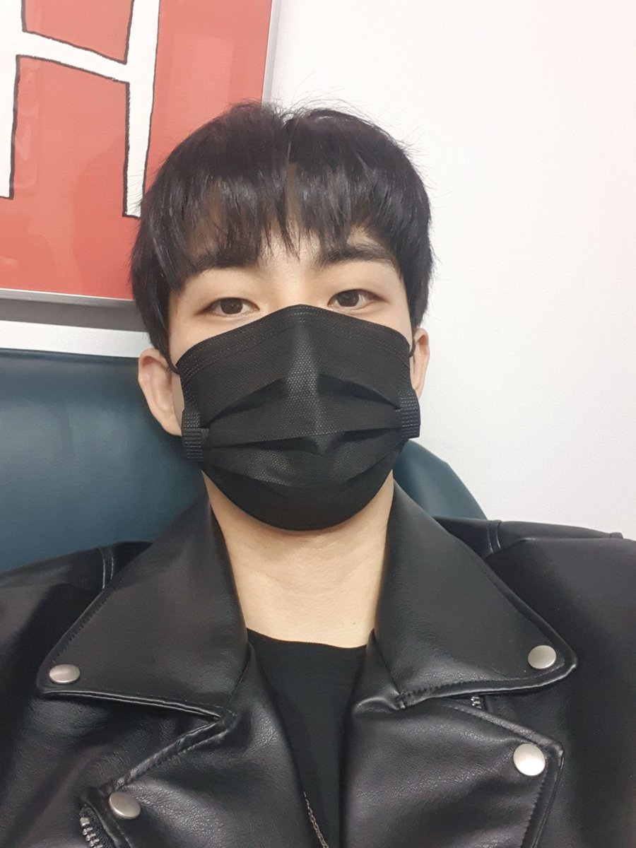 뭔가 오늘은 라이더입은 깜냥 상엽이를 봐야해 🐈‍⬛