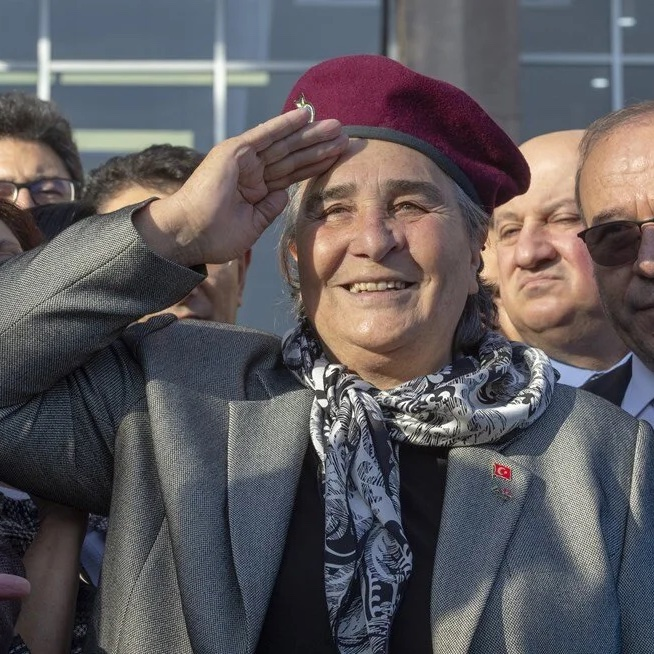 Hakim karşısına çıkan Şehit Anaları Derneği Başkanı Pakize Akbaba:

"Şehit anasını yargıla, PKK terörünü affet… Allah'a havale ediyorum!"