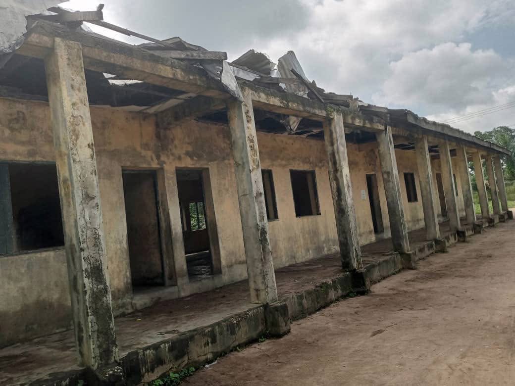 PeopleOfAbia's tweet photo. Ohanku Ndoki Residents Cry Out Over Collapsing Classrooms, Appeal to Gov. Otti https://t.co/PW5pTH2pco